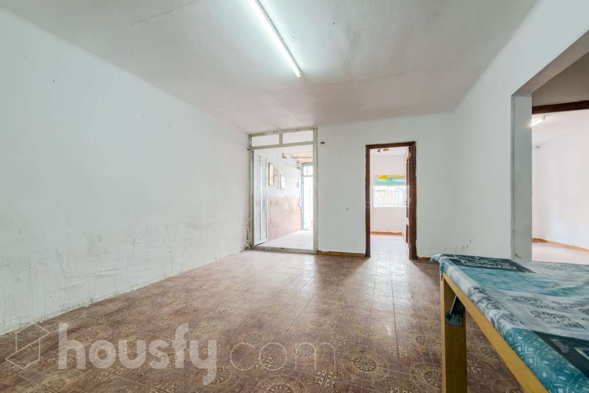 Piso en venta en Carrer de Beethoven,  Santa Coloma de Gramenet-1