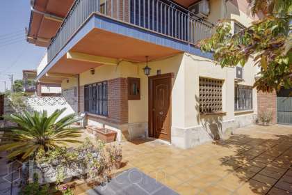 Casa en Calle Narcis monturiol