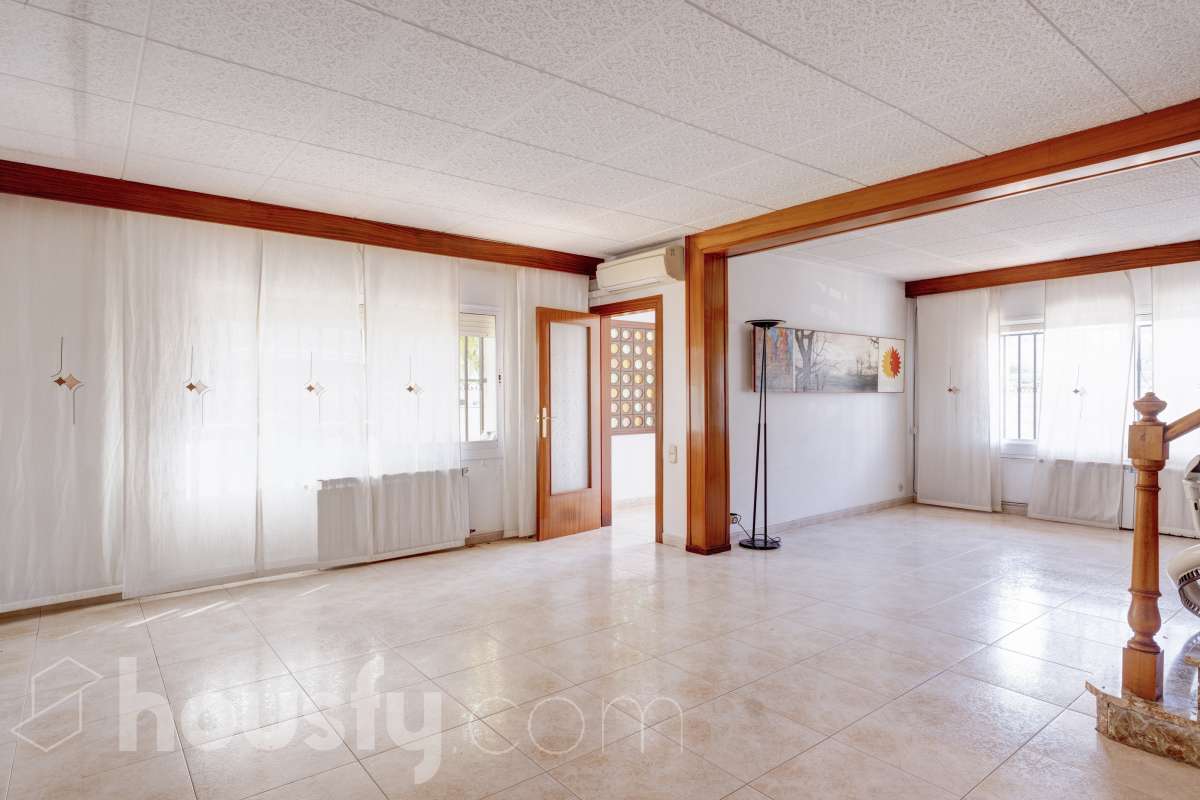 Casa en venta en Calle Narcis monturiol,  Premiá de Mar-1