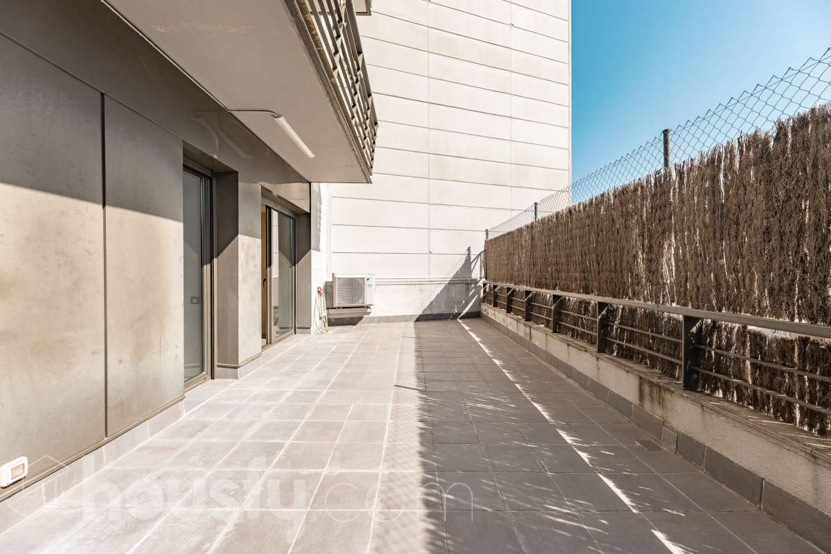 Piso en venta en Calle Salmeron, de 122 08222, Centre, Terrassa-0