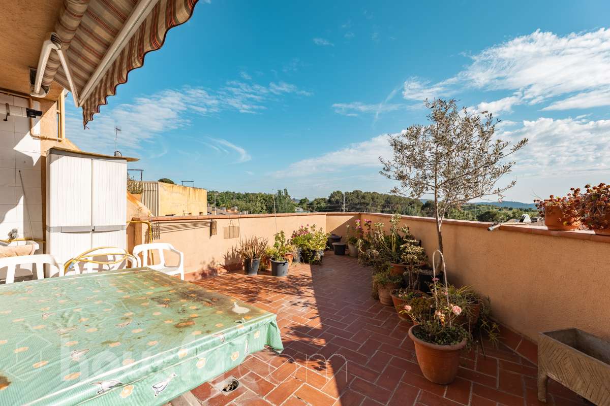 Piso en venta en Carrer Palencia,  Rubí-2