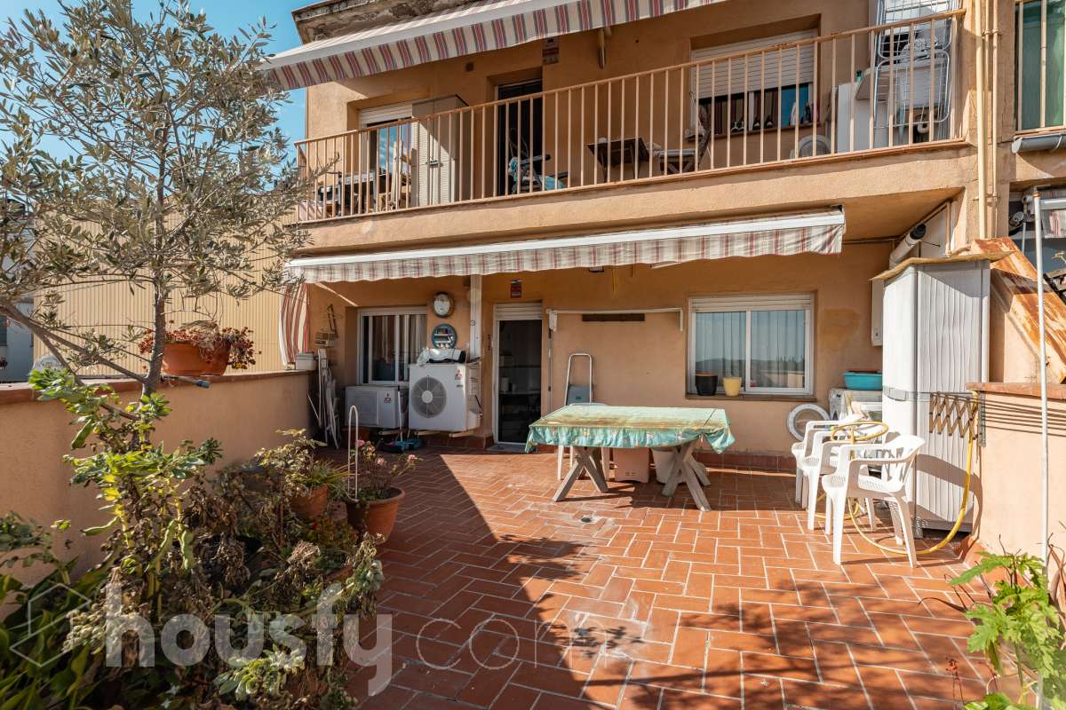 Piso en venta en Carrer Palencia,  Rubí-0