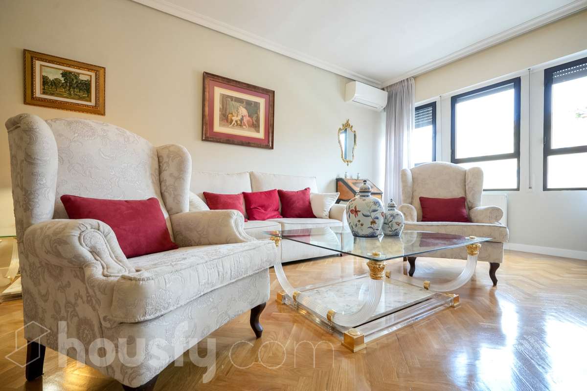 Piso en venta en Ronda de Segovia, Arganzuela, Madrid-0