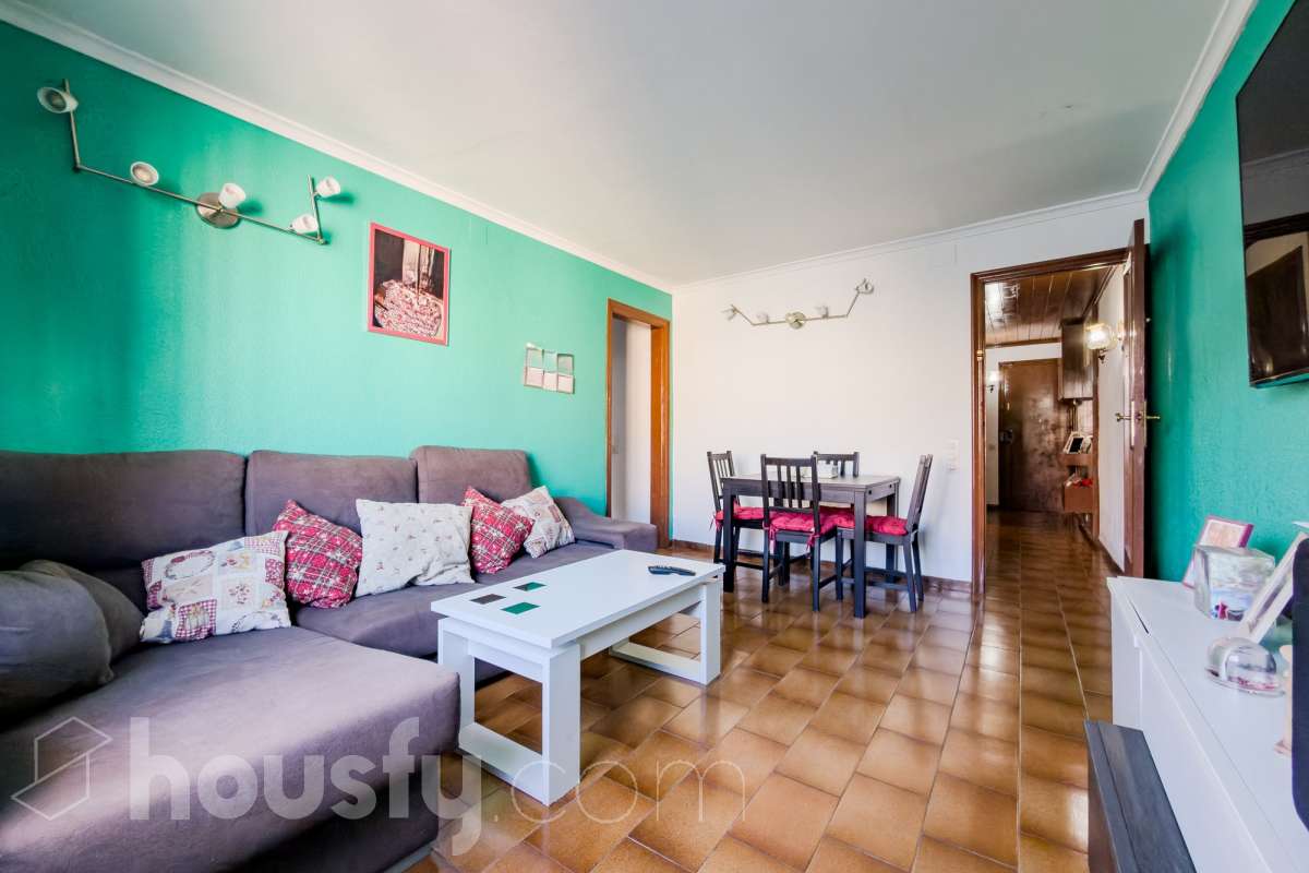 Piso en venta en Carrer de Casals i Cuberó, Nou Barris, Barcelona-0
