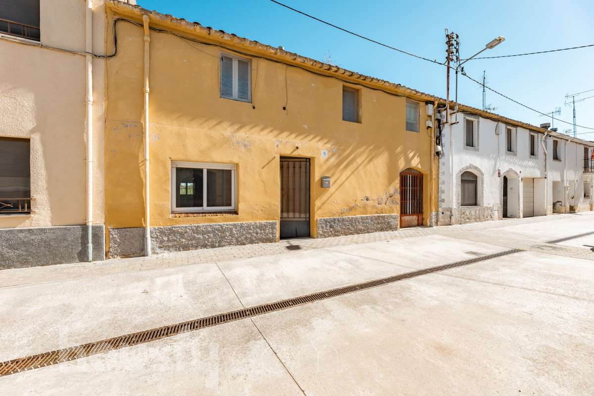 Casa en venta en Carrer Sardinyola,  Santa Margarida i els Monjos-1