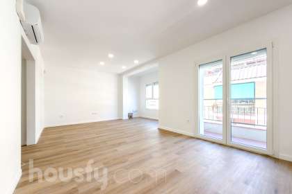 Piso en venta en Carrer d'Amílcar, El Guinardó, Barcelona-0