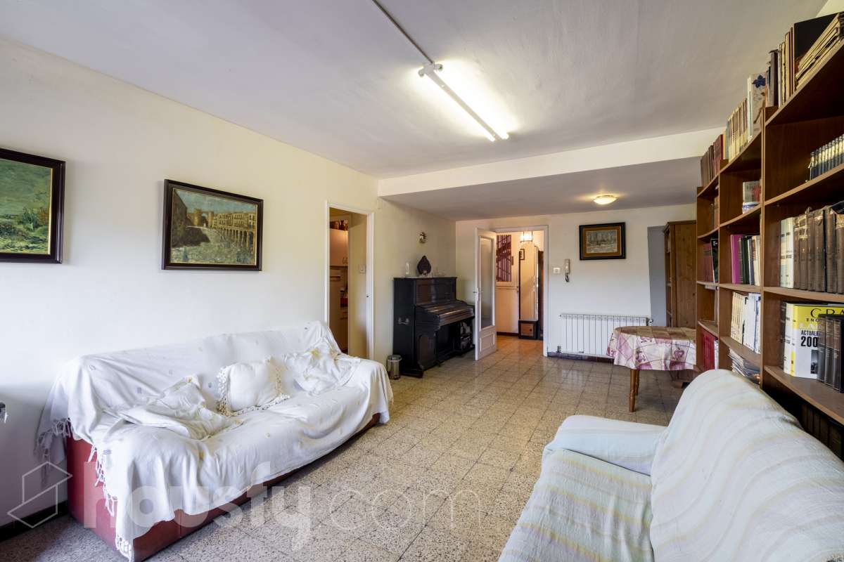 Piso en venta en Calle Montblanc, Sud, Terrassa-2