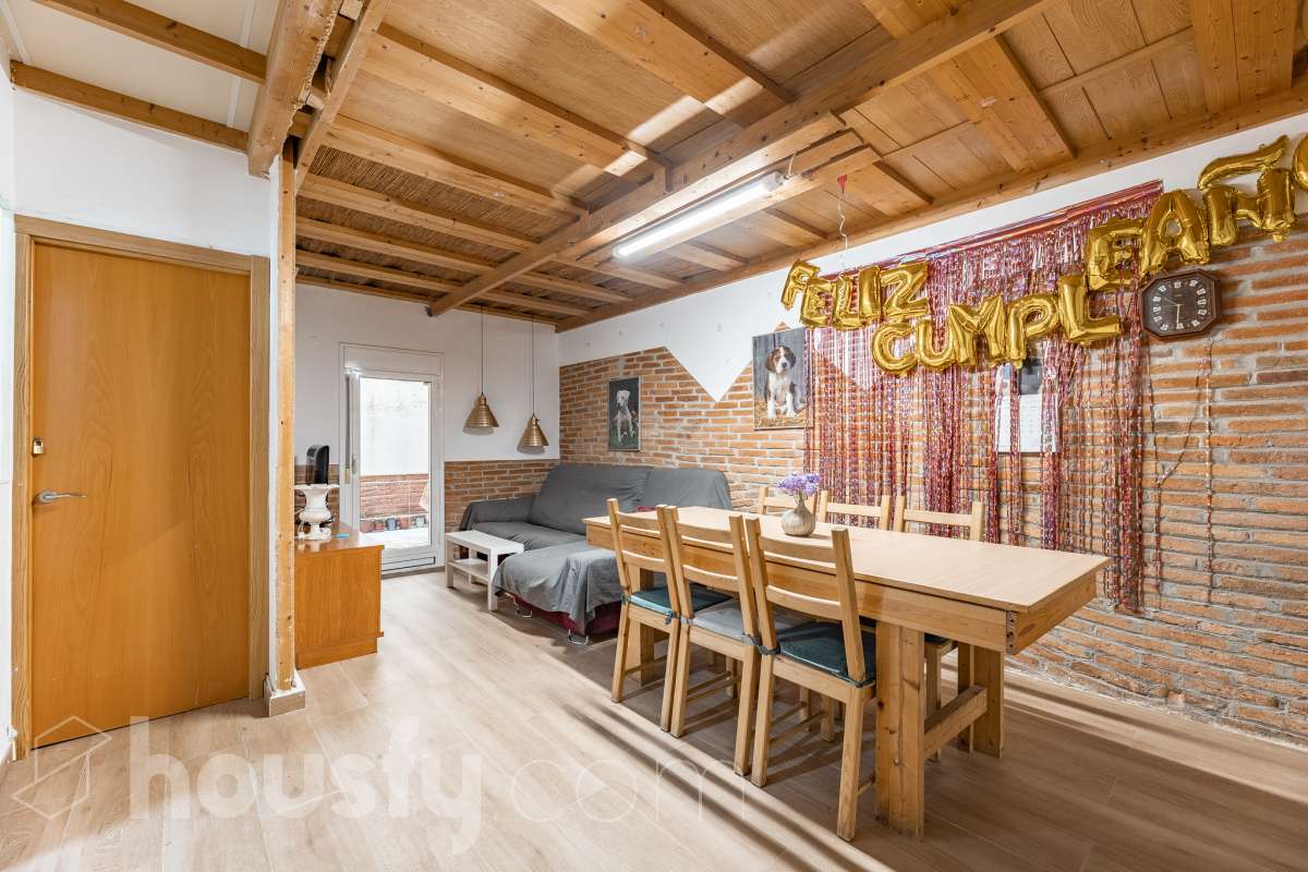 Piso en venta en Carrer Llobregat,  L'Hospitalet de Llobregat-0