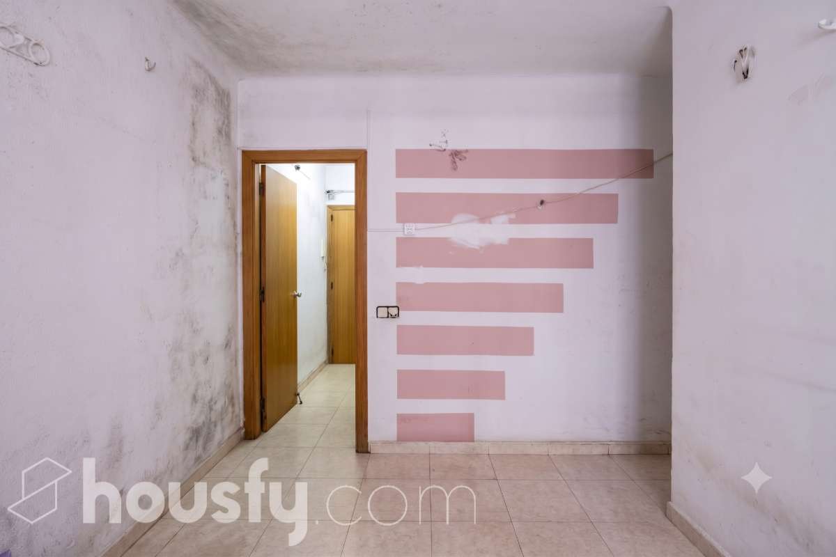 Piso en venta en Av. Del Norte, La Florida - Les Planes, L'Hospitalet de Llobregat-0