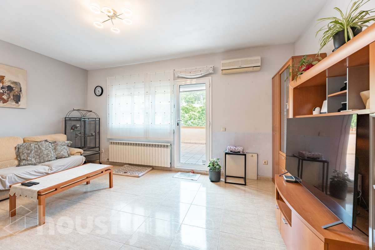 Casa en venta en Calle Llobregat,  Manresa-0