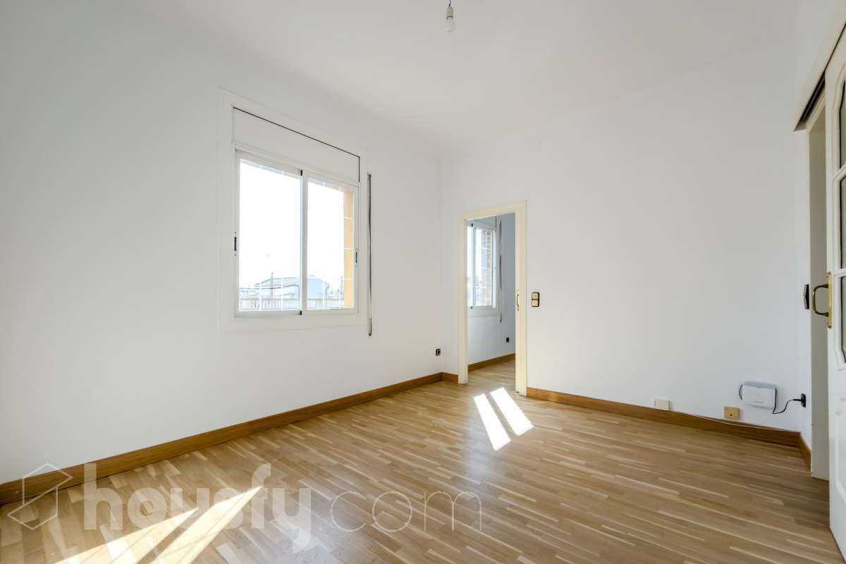 Piso en venta en Carrer de Padilla, Horta Guinardó, Barcelona-0
