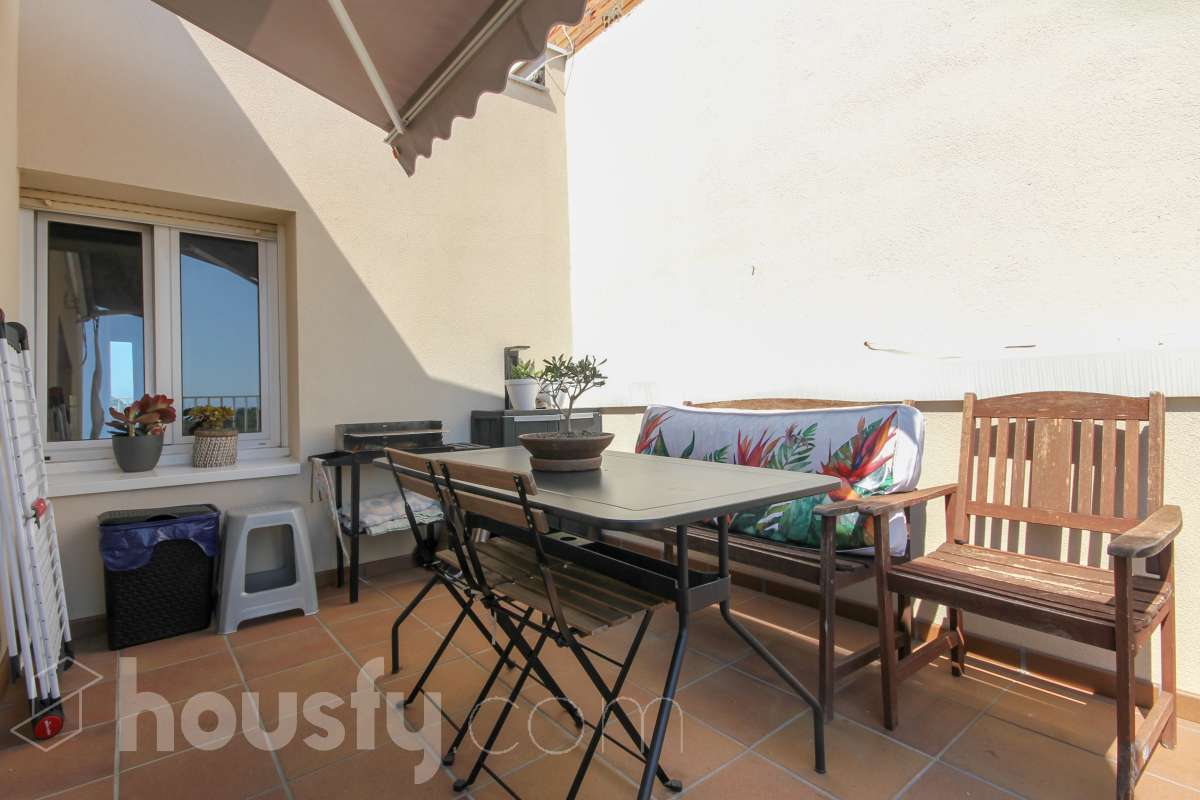 Piso en venta en Calle Mesquita de cordova,  Castelldefels-1