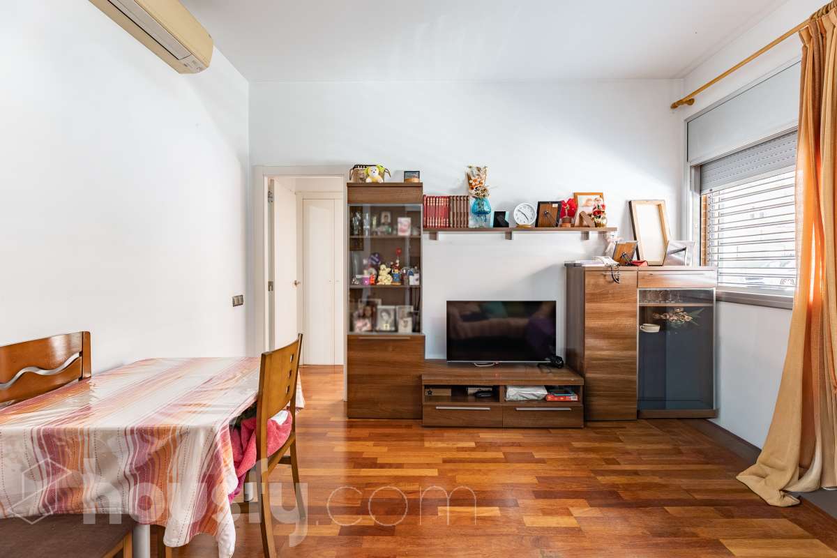 Piso en venta en Carrer de la Verge de la Paloma, La Creu de Barberà - Avinguda - Eixample, Sabadell-2