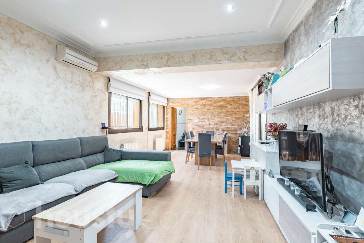 Bajo en venta en Sant Vicenç dels Horts,  Sant Vicenç Dels Horts-1