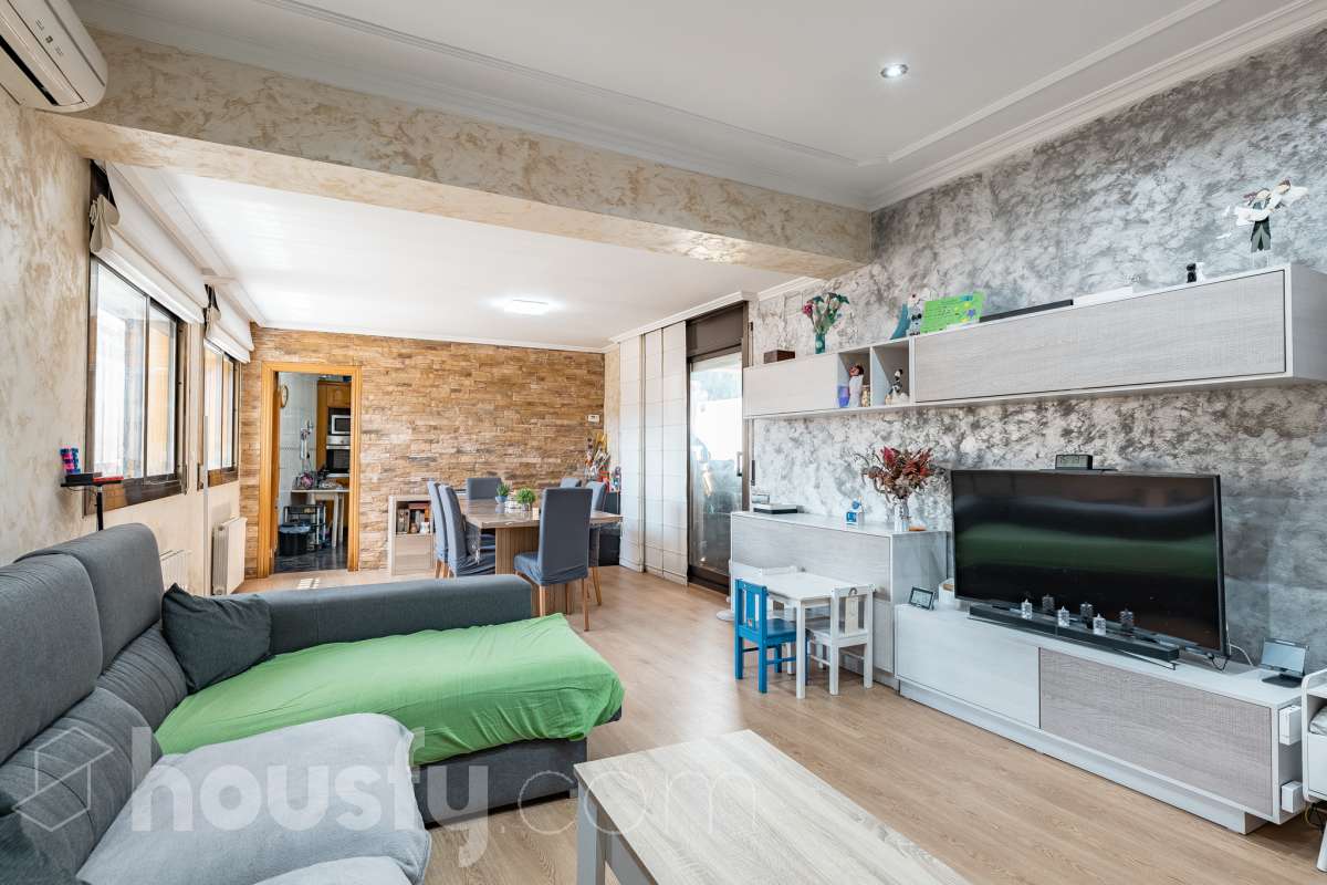 Bajo en venta en Sant Vicenç dels Horts,  Sant Vicenç Dels Horts-2