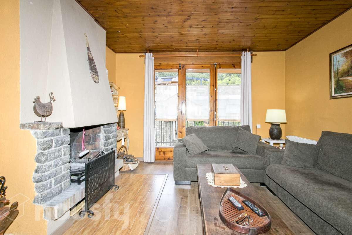 Piso en venta en Carrer Orient,  Alp-3