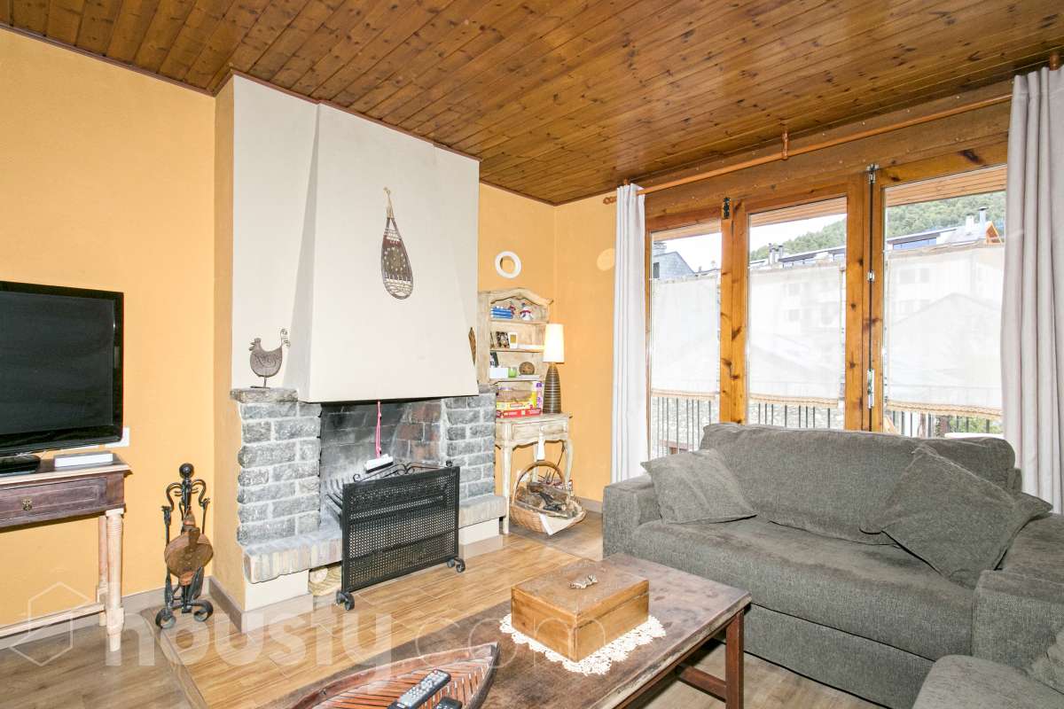 Piso en venta en Carrer Orient,  Alp-4