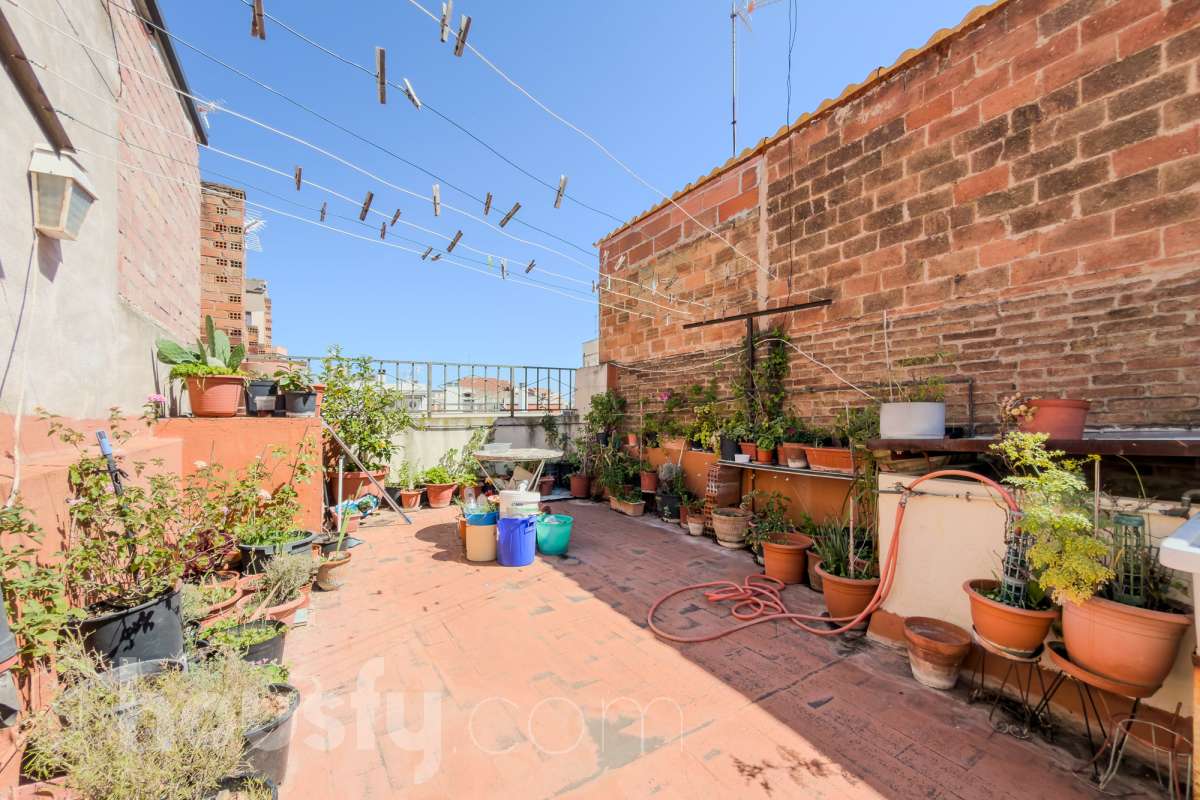 Piso en venta en Carrer de Ruiz de Padrón, Sant Martí, Barcelona-0
