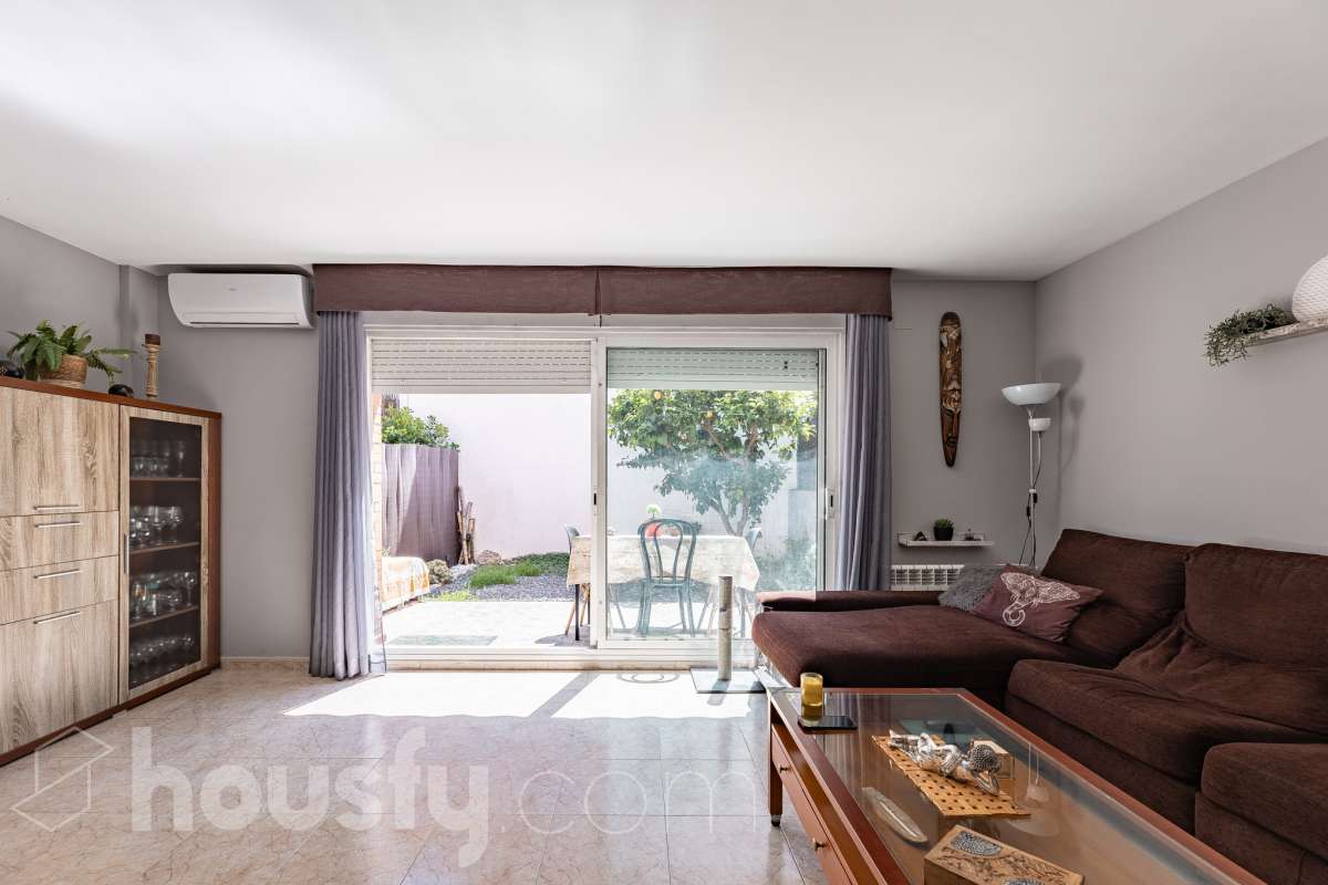Casa en venta en Pasaje Font del ferro,  Rubí-1