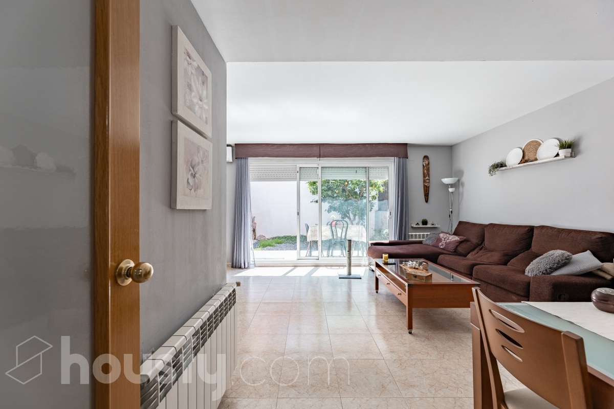 Casa en venta en Pasaje Font del ferro,  Rubí-2