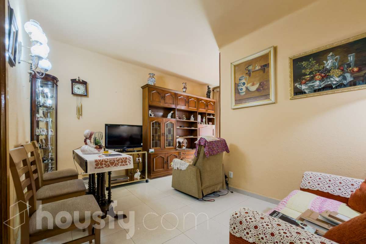 Piso en venta en Carrer de la Indústria, Sant Martí, Barcelona-1