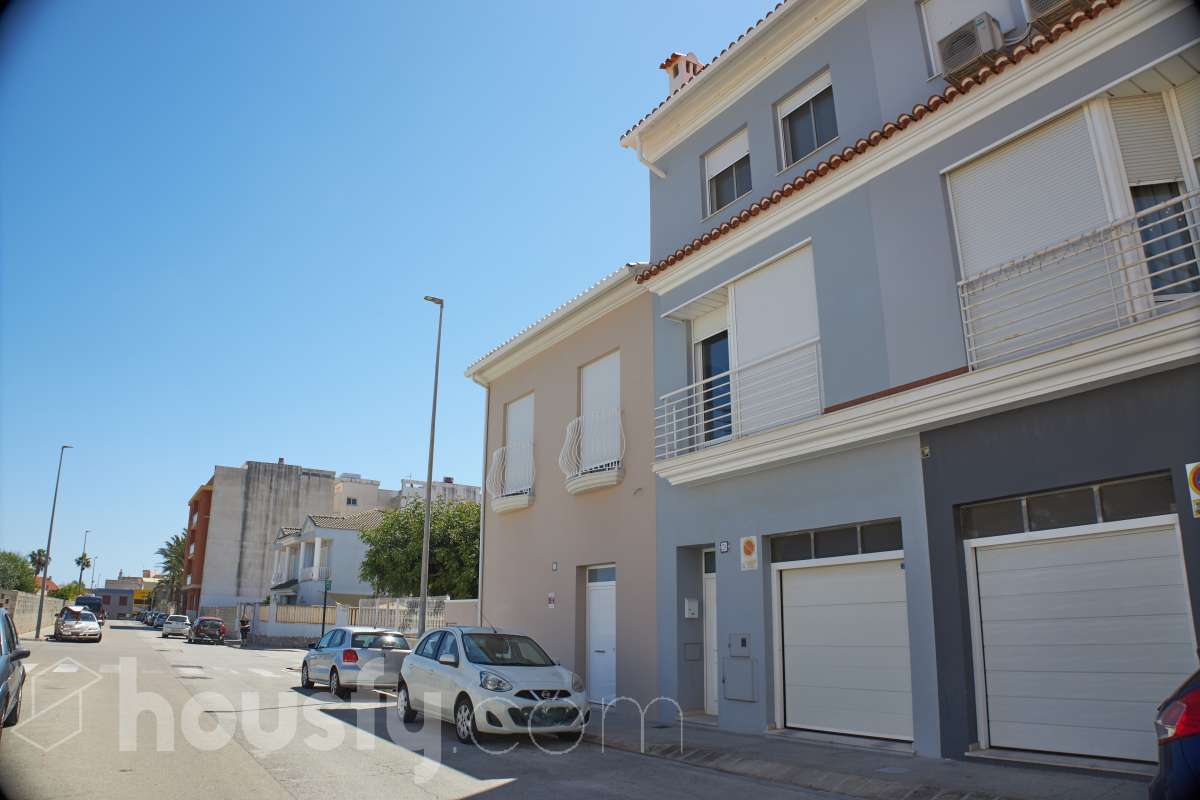 Casa en venta en Calle PALOMA,  Miramar-0