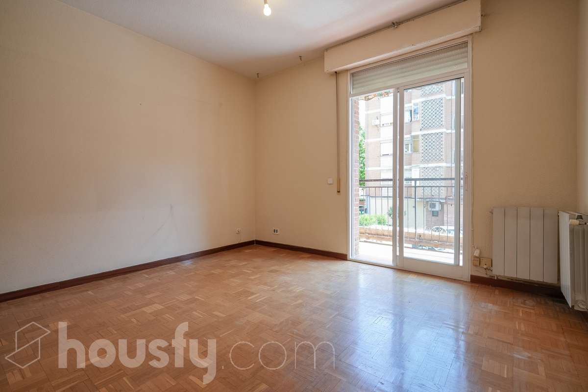Piso en venta en Calle de Ofelia Nieto, Moncloa, Madrid-0