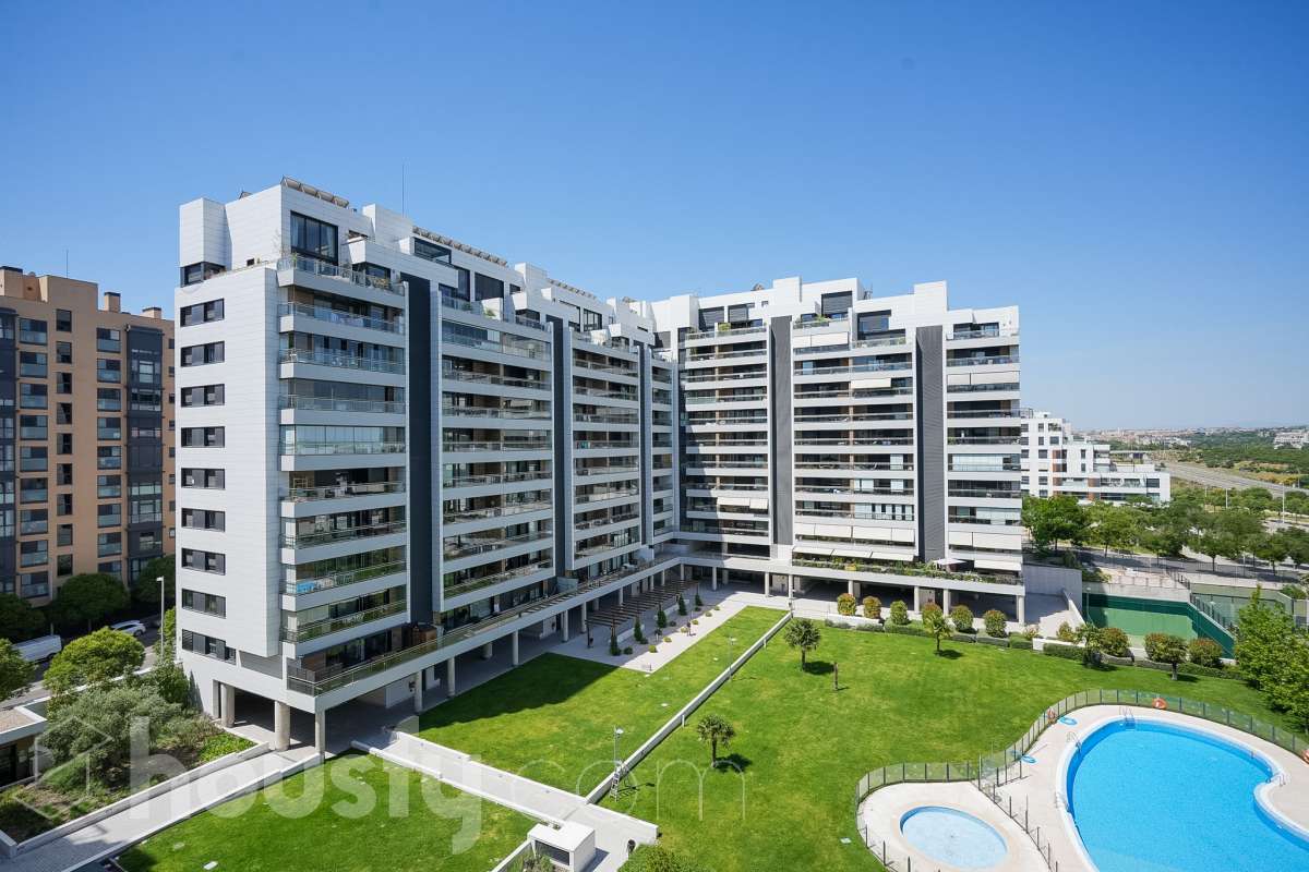 Piso en venta en Calle de Félix Candela, Hortaleza, Madrid-0
