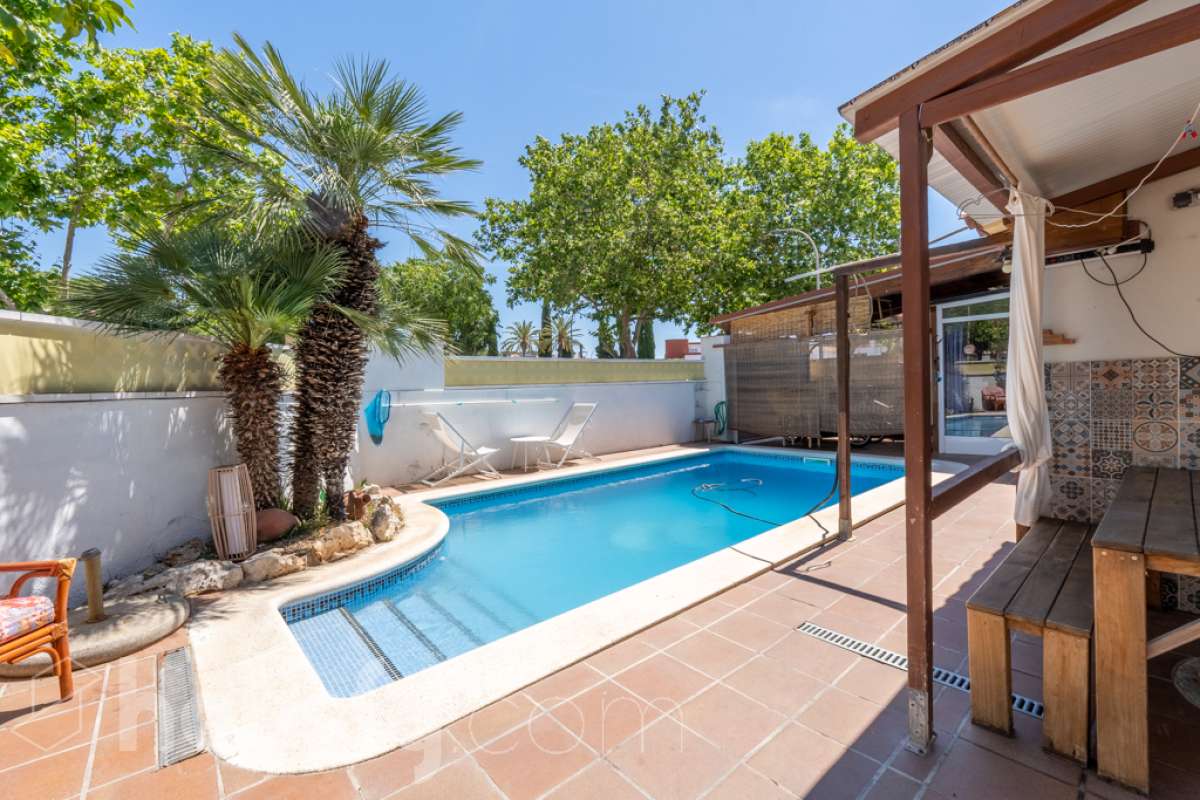 Casa en venta en Carrer Ausiàs March,  Sant Pere de Ribes-0