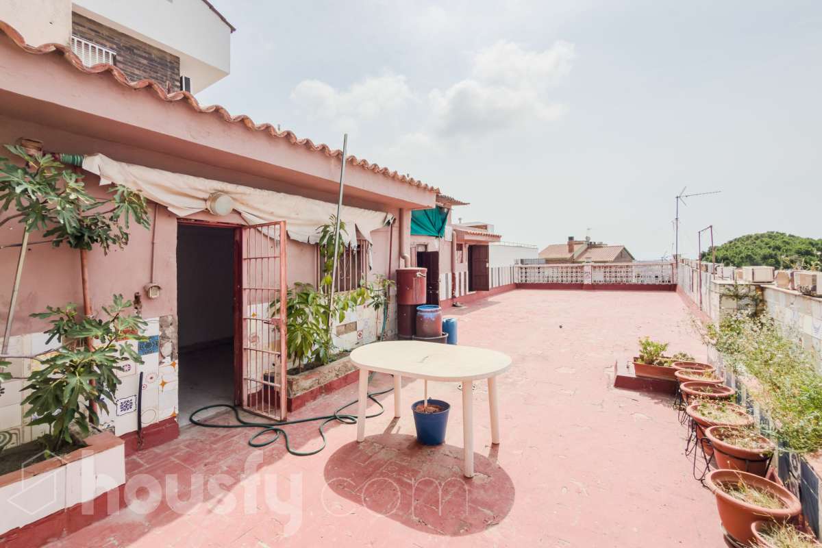 Casa en venta en Calle Cervantes,  Santa Coloma de Gramenet-1
