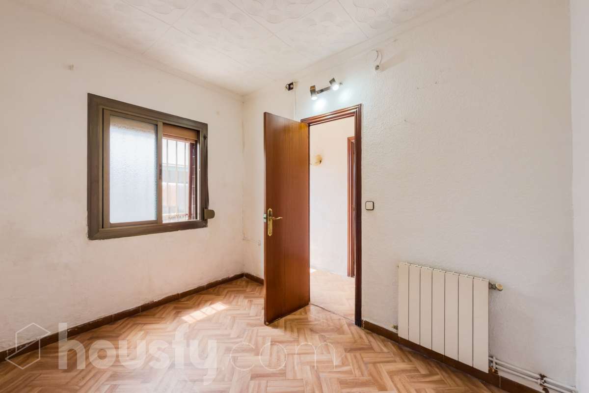 Casa en venta en Calle Cervantes,  Santa Coloma de Gramenet-2