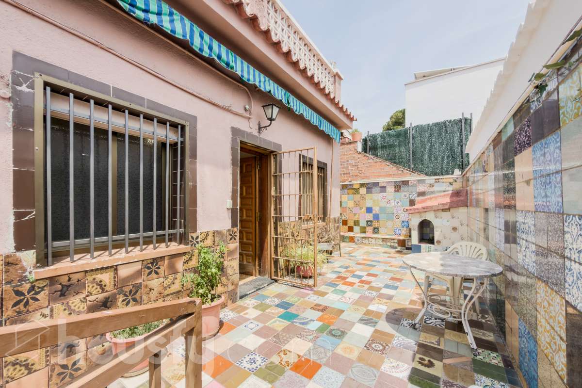 Casa en venta en Calle Cervantes,  Santa Coloma de Gramenet-1