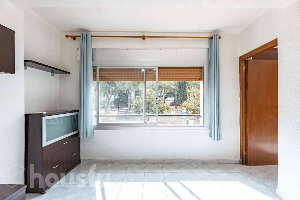 Piso en venta en Carrer de Mossèn Andreu,  Cornellà de Llobregat-1