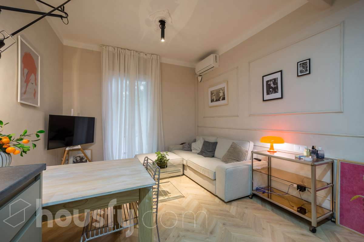 Piso en venta en Carrer de Calàbria, Eixample, Barcelona-1