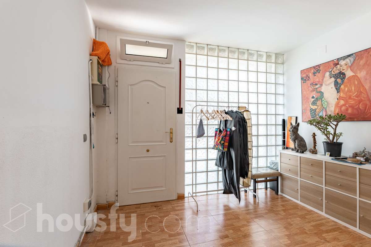 Bajo en venta en Avenida Meridiana, Sant Andreu, Barcelona-1