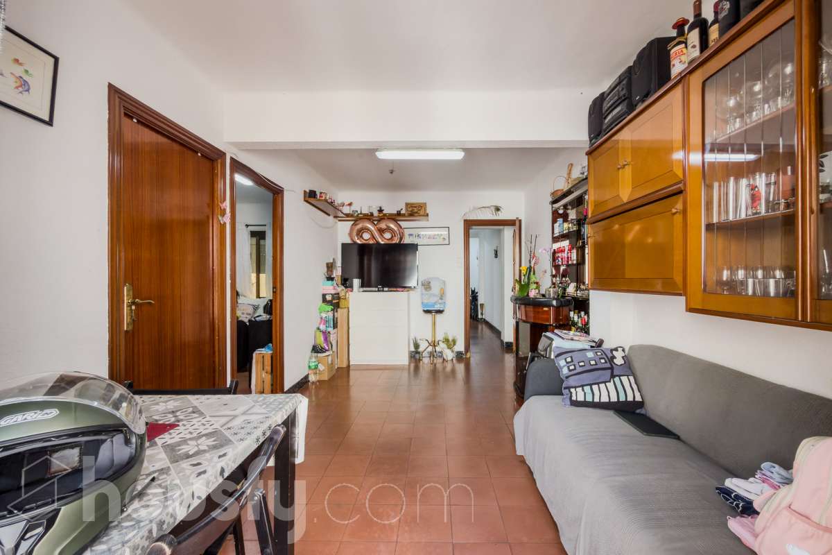 Piso en venta en Calle Santiago,  Badalona-1