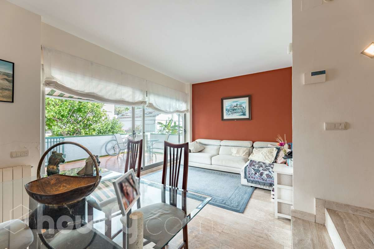 Casa en venta en Avenida 315,  Castelldefels-2