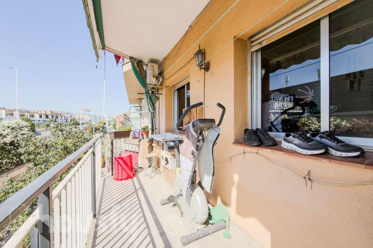 Piso en venta en Calle Ramon llull,  Badalona-0
