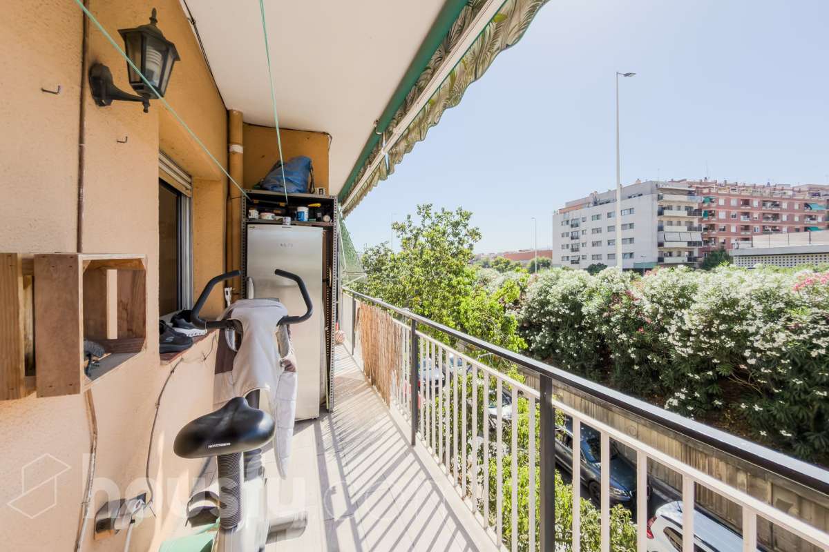 Piso en venta en Calle Ramon llull,  Badalona-1