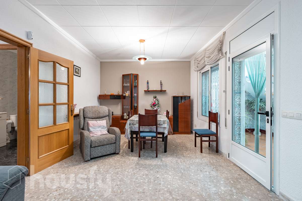 Casa en venta en Carrer del Llobregat,  Sabadell-1