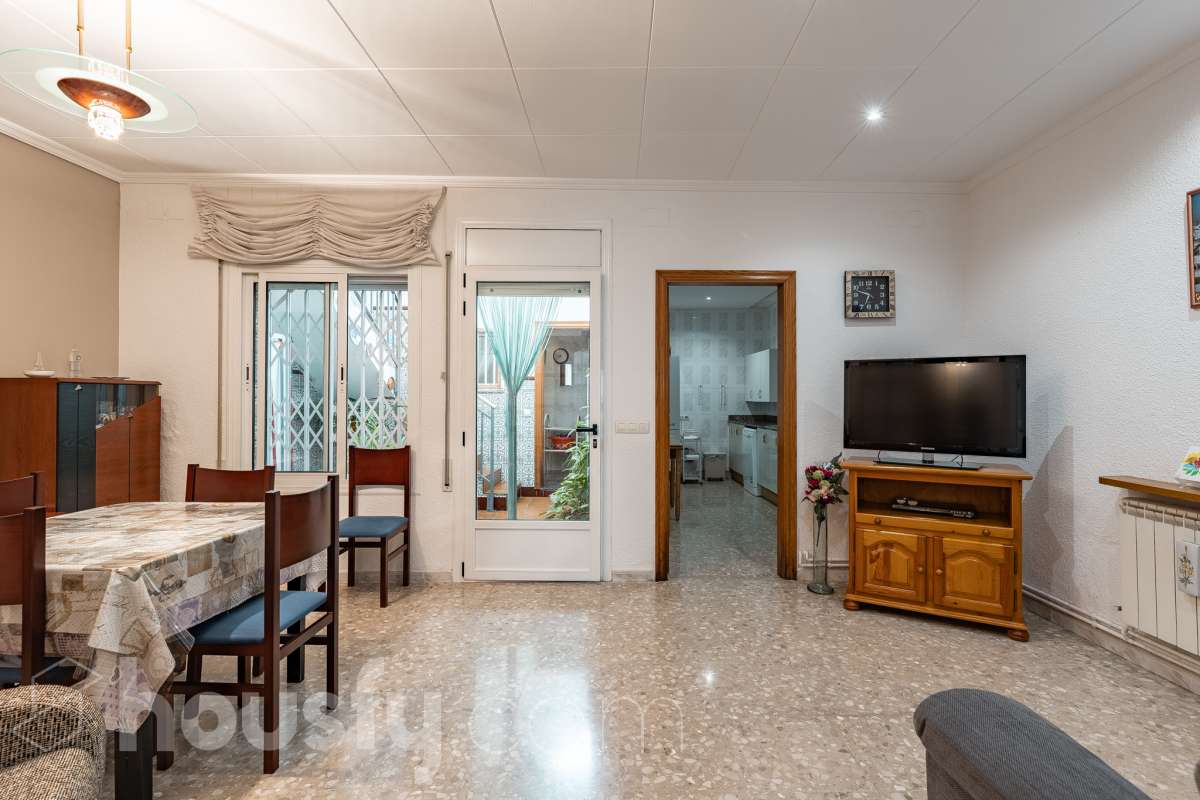 Casa en venta en Carrer del Llobregat,  Sabadell-4