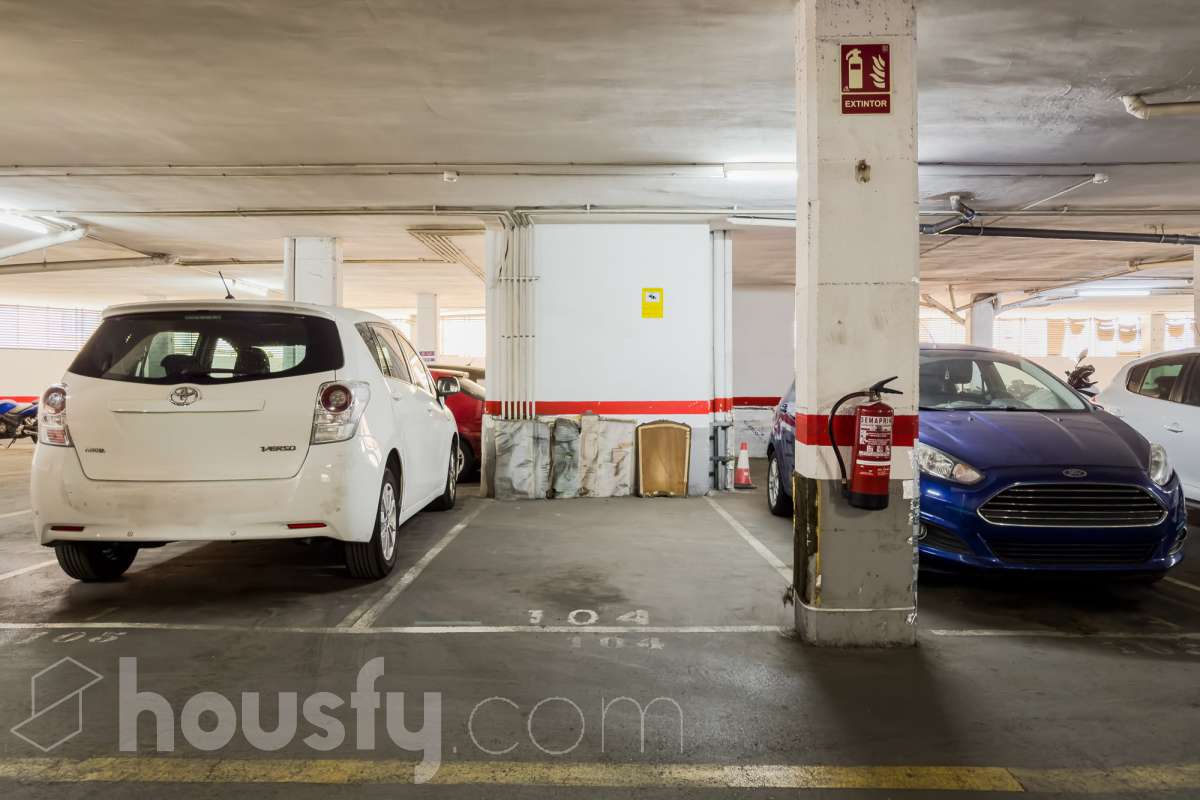 Garaje en venta en Carrer Mare de Déu dels Desemparats,  L'Hospitalet de Llobregat-2