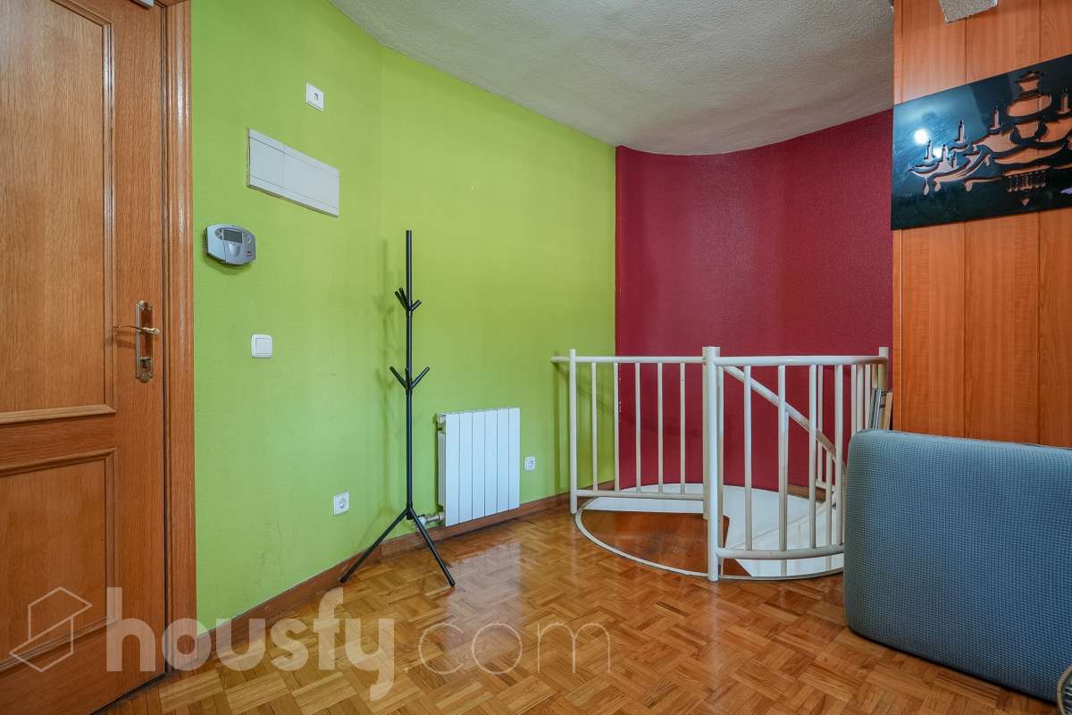 Piso en venta en Calle Cesar Pastor Llopis, Villa de Vallecas, Madrid-1