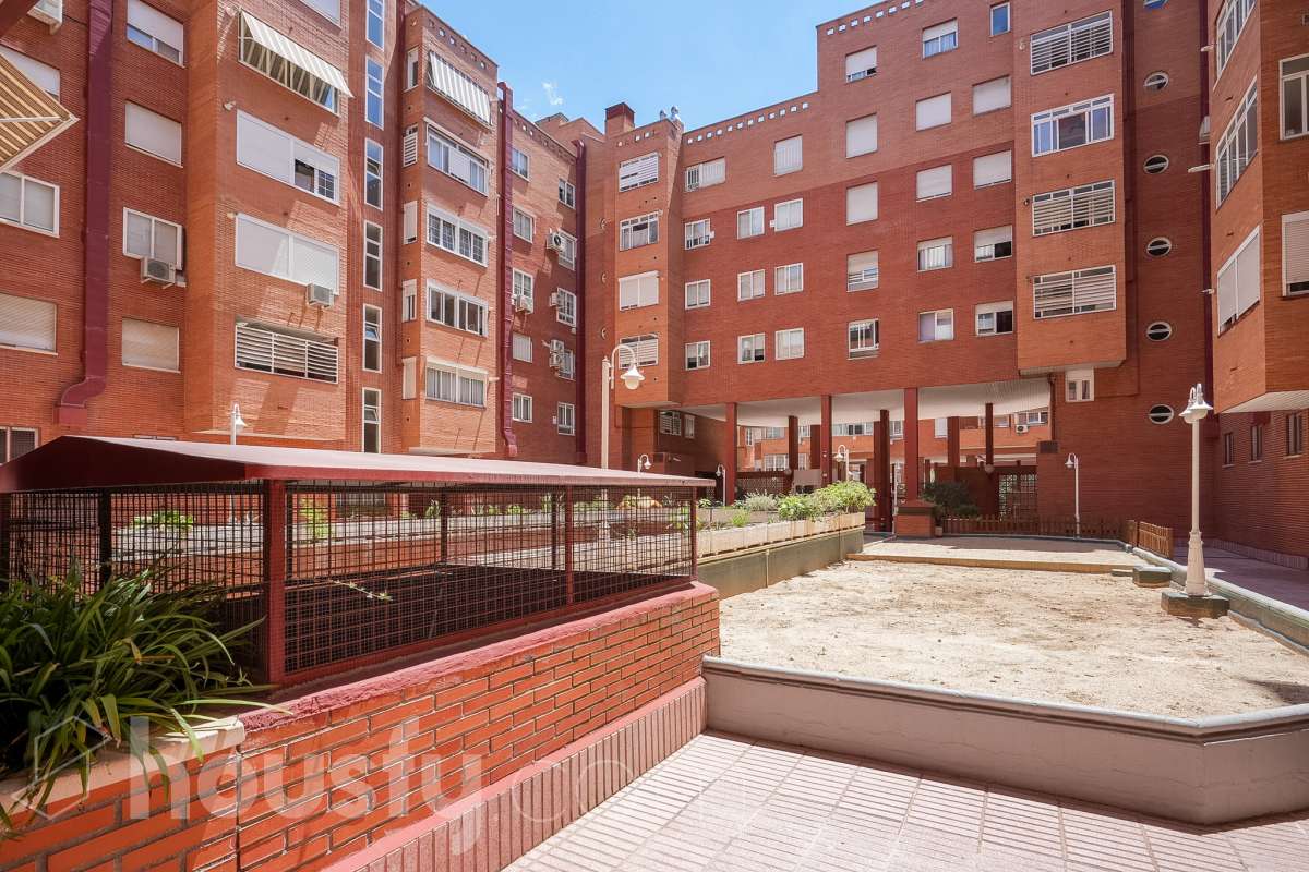 Calle Cesar Pastor Llopis, Villa de Vallecas, Madrid
