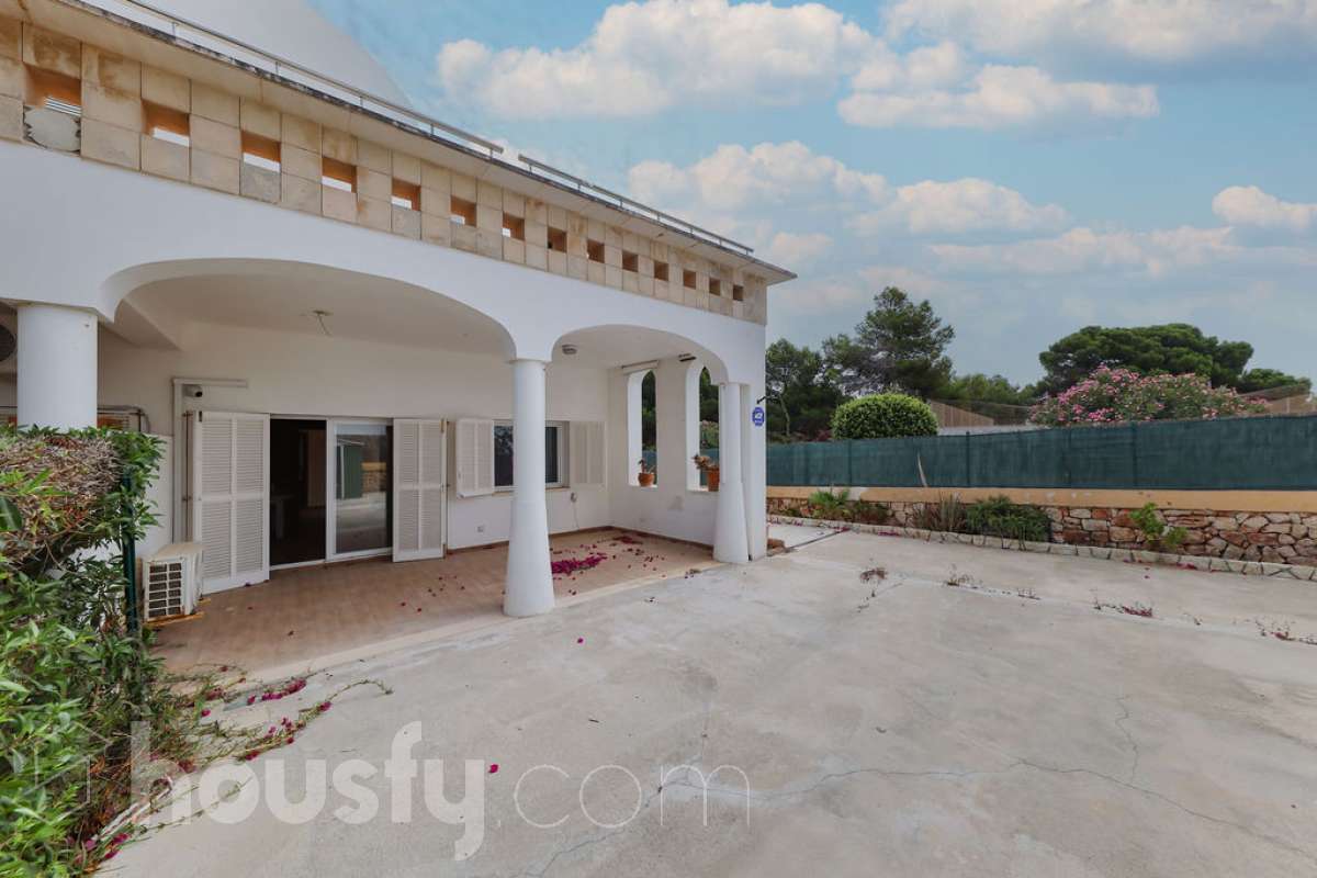 Bajo en venta en CL DE SA VINYA, Llevant - La Soledat, Palma de Mallorca-0