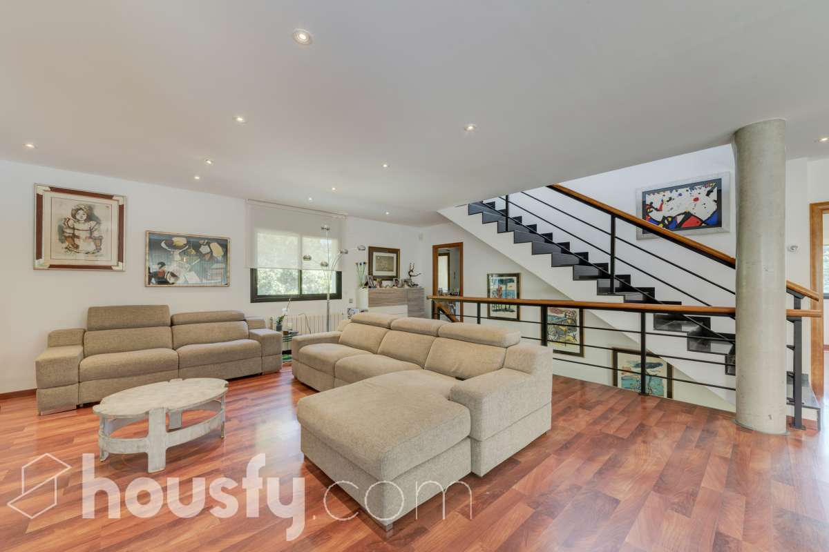 Casa en alquiler en Avinguda de Can Cortés,  Sant Cugat del Vallès-1