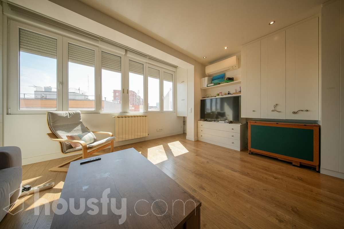 Piso en venta en Calle Nieremberg, Chamartín, Madrid-0