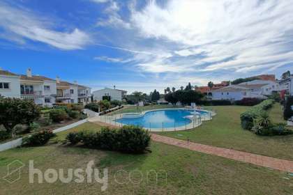 Piso en venta en Calleja Pueblo cortes  - Calle Chopo, El Paraíso, Benahavís-0