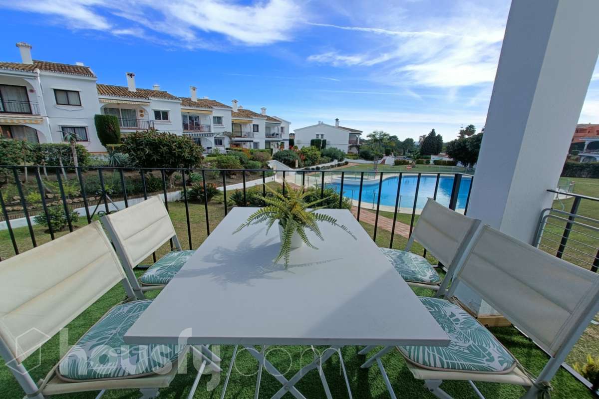 Piso en venta en Calleja Pueblo cortes  - Calle Chopo,  Benahavís-1