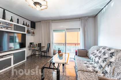 Piso en venta en Carrer les Cabanyes, L'Espirall, Vilafranca del Penedès-0